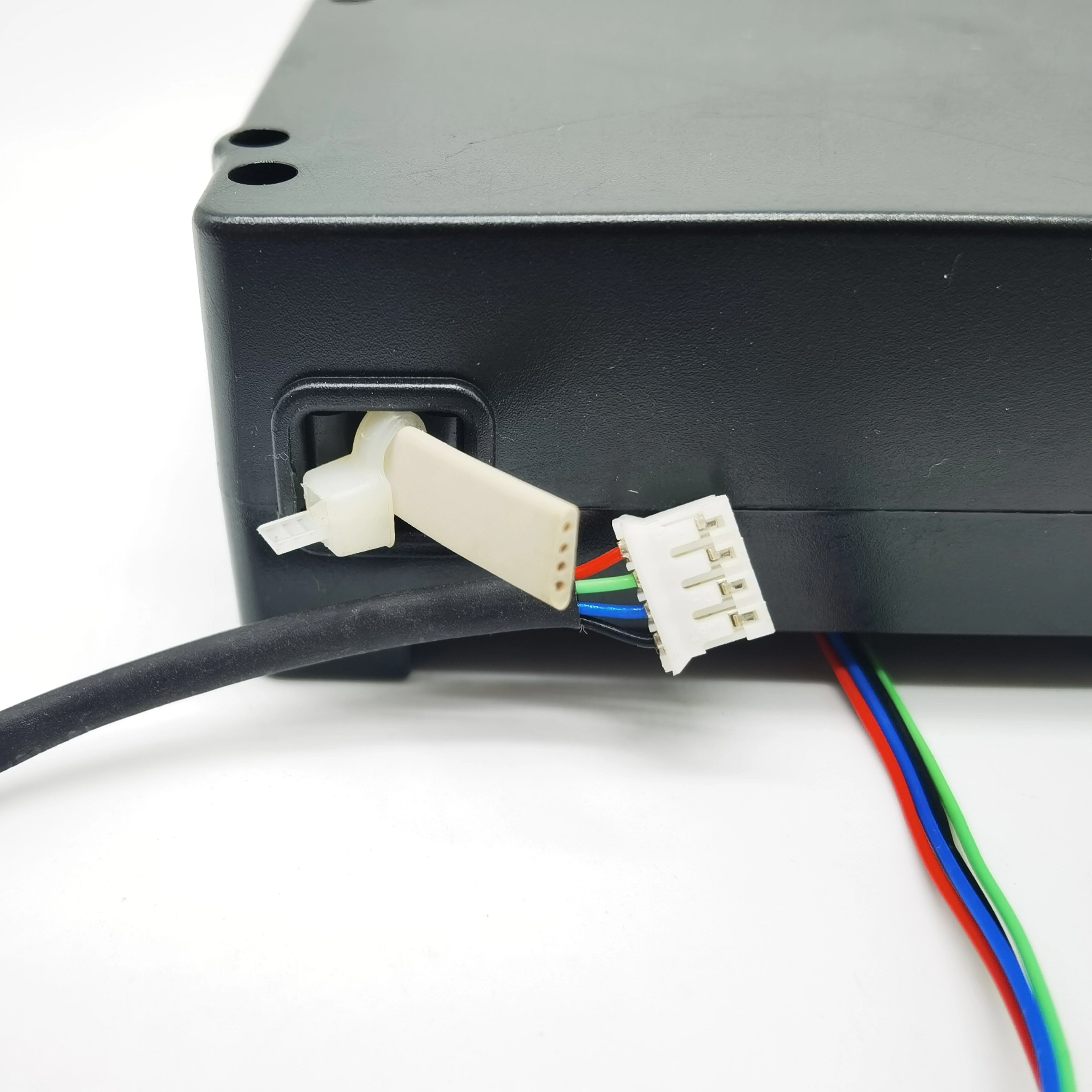 Positional Retractable Desktop Signal Transmission Tether Pullbox